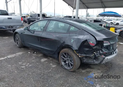 2021 Tesla Model 3 Standard Range Plus Rear-Wheel Drive z USA, uszkodzony, nr VIN 5YJ3E1EA2MF870622